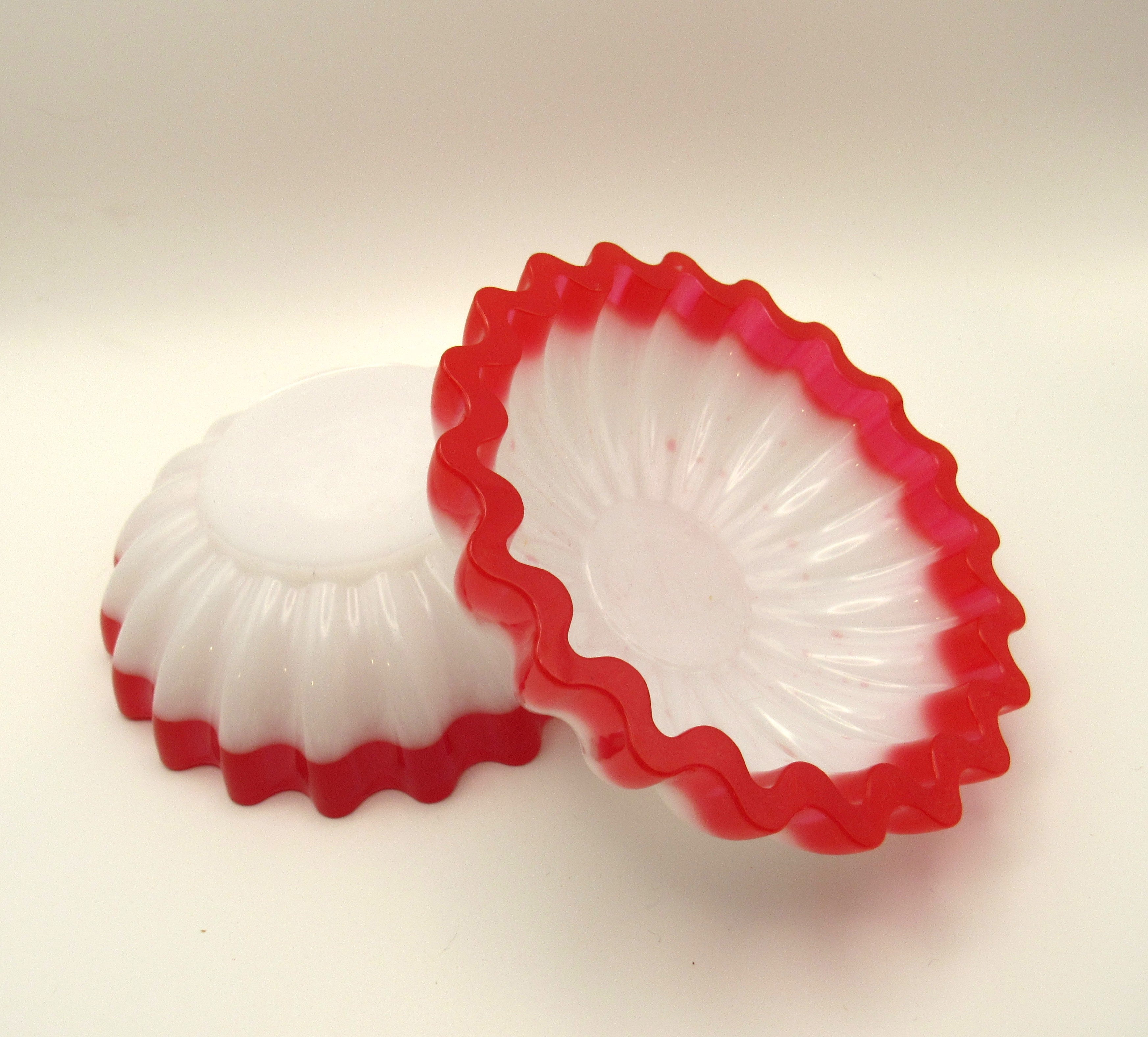 Handmade Red & White Scalloped Trinket Bowl | Festive Holiday Decor